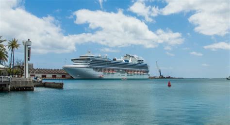 Princess Cruise Ship Docks in Hawaii With Guests For the First Time in ...