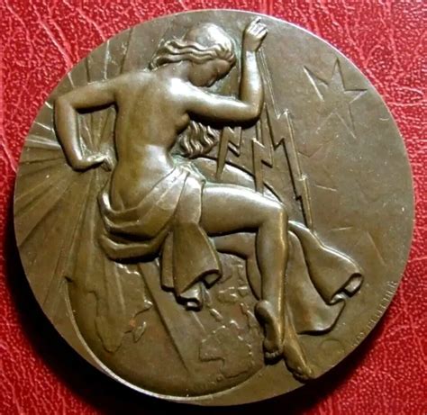 ART DECO NAKED Woman With Thunderbolt Medal By Ray PELLETIER EUR 92 53