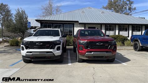 2023 Chevrolet Colorado Z71 Radiant Red Tintcoat Gnt On Right