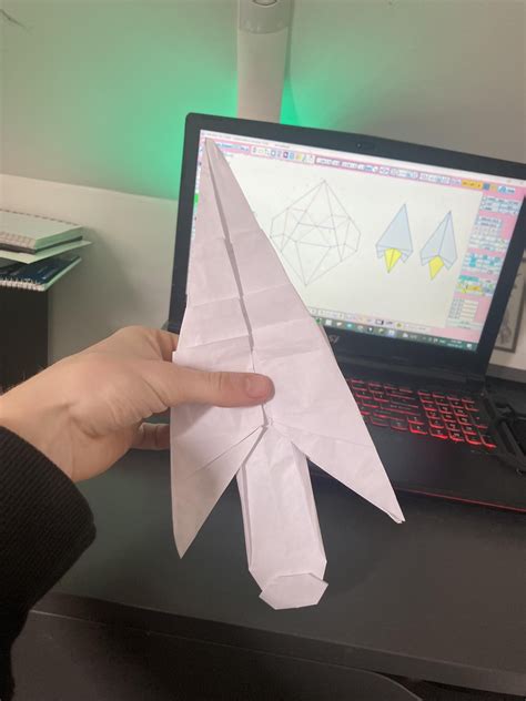 Simple Arrowhead R Origami