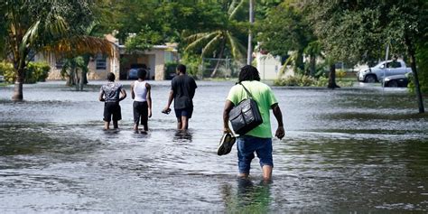 Photos Tropical Storm Eta Hits Florida Wsj