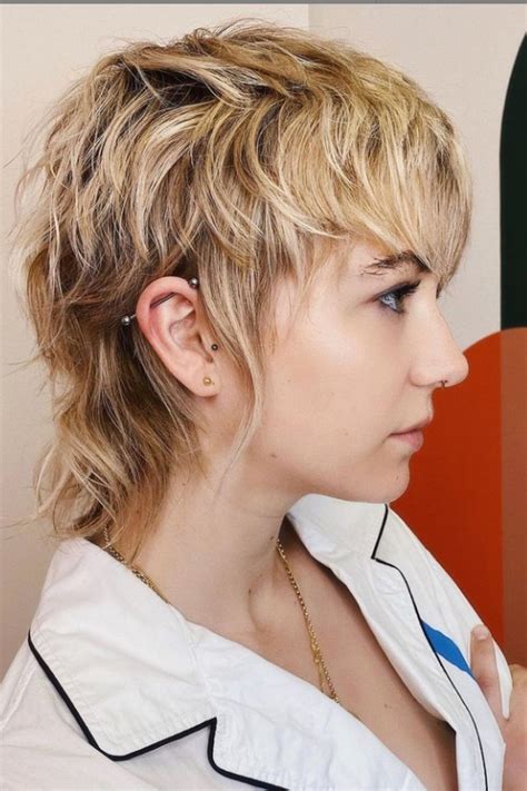 Mullet Hairstyle 40 Cool Haircut For Women To Do In All Season Mullet Haircut Girl Short