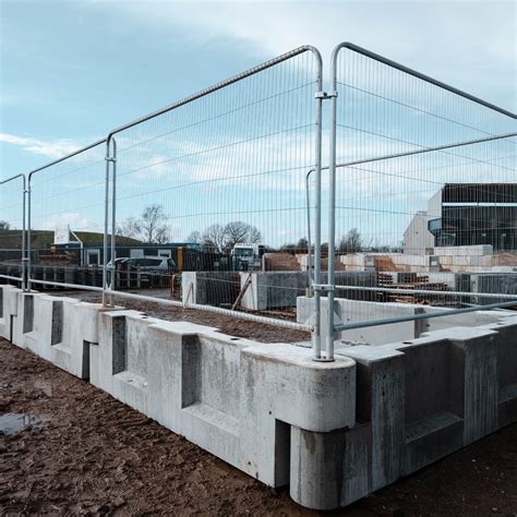 Staunton Barrier® With Fence Jp Concrete