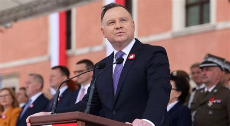 Awanse W Wi To Narodowe Maja Prezydent Duda Wr Czy Nominacje