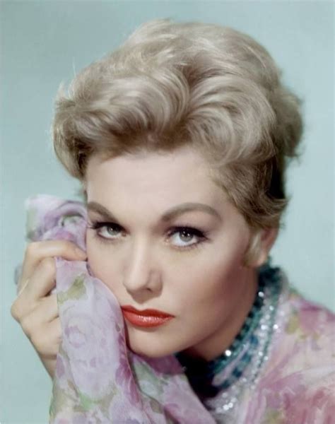 Kim Novak Gorgeous Glamour Shot From Her Hollywood Days 1950s