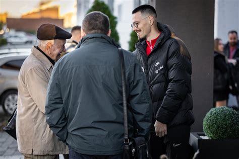 Zraz Futbalovej Reprezent Cie V Senci Pri Iel Erstvo Roz Den Vavro A