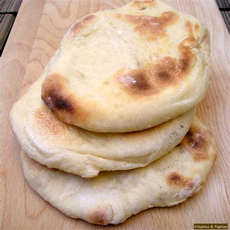 Naans maison de délicieux petits pains indiens