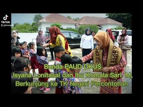 BUNDA PAUD OKU SELATAN ISYANA LONITASARI POPO TERIMA PENGHARGAAN DARI