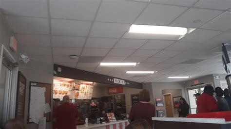 KFC - Restaurant | 2017 N Hazel St, Hope, AR 71801, USA