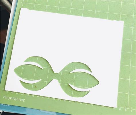 5 Free Hair Bow Templates For SVG Faux Leather Projects