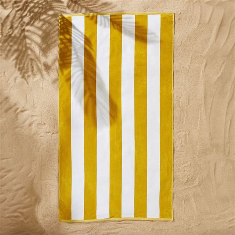 21 Best Beach Towels To Take On Holiday 2024 Glamour Uk