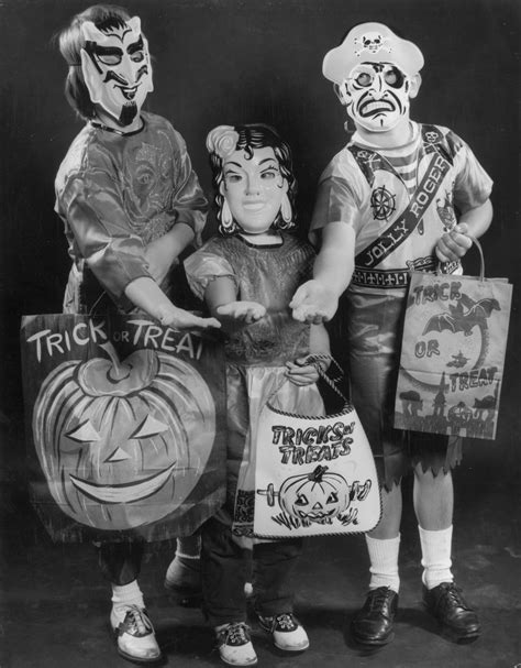 Halloween Costumes That Disguised, Spooked and Thrilled Through the Ages: Photos | HISTORY