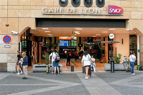 Attaque La Gare De Lyon La Garde Vue Du Suspect Lev E En Raison