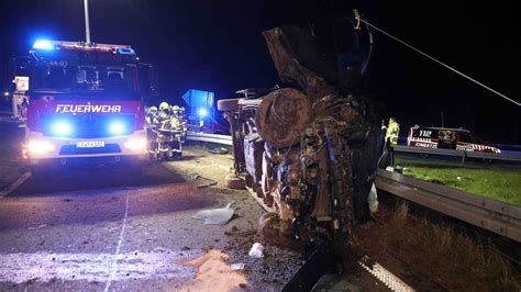 Schwerer Unfall Auf A Bei R Dersdorf Sechs Menschen Teils Schwer