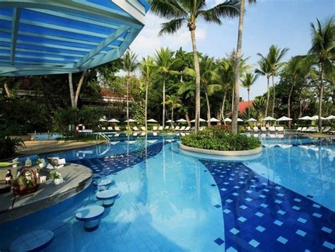 Cool Off At These Inviting Swim Up Bars Grand Beach Resort Amazing