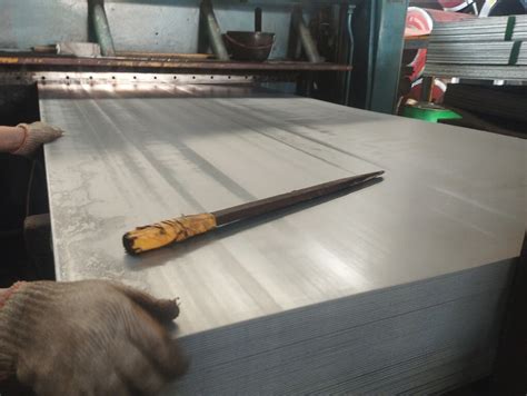 Giá Bán Tôn Cuộn Thép Tấm Cán Nóng Tẩy Gỉ Phủ Dầu Po HOT ROLLED Pickle Oiled Sumikin CSVC SPHC