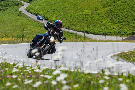 Power Naked Bike Test In Den Alpen 2015