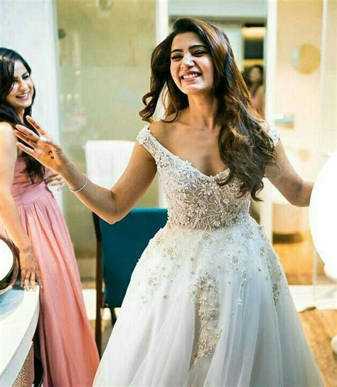Tollywood Actors Naga Chaitanya And Samantha Ruth Have Their Dreamy