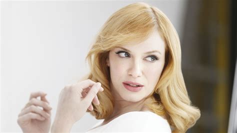 Christina Hendricks Goes Blonde Beauty Interview Marie Claire