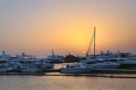 Dubai Jumeirah Beach Sunset Editorial Stock Photo - Image of dubai ...