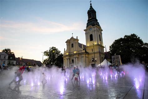 Rynek w Starym Fordonie oficjalnie otwarty Fontanna zatańczyła po