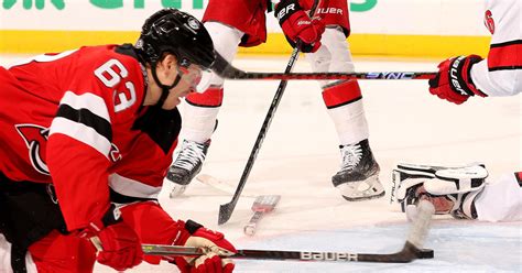 Devils Blank Hurricanes Pull Into Tie Atop Metropolitan Division Cbs