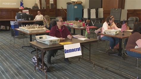 Conn Voters Cast Ballots Early Ahead Of Presidential Primary