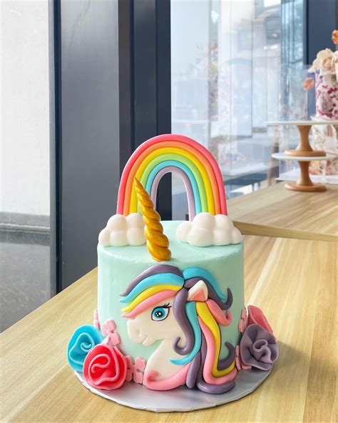 Unicorn Rainbow Cake