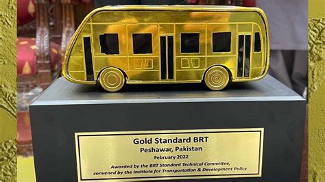 Pm Imran Congratulates Peshawar Brt On Achieving Gold Standard Service