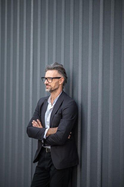 Premium Photo Confident Bearded Businessman In Eyeglasses