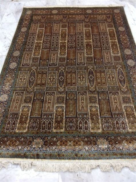 Handmade Kashmiri Carpets at Best Price in New Delhi, Delhi | Jansons ...