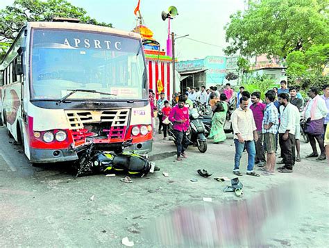 టీడీపీ నేతలపై కేసులు నమోదు Sakshi