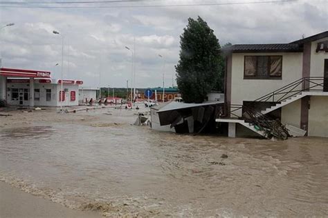 Ulewy i powodzie w Rosji Rośnie liczba ofiar Wydarzenia w INTERIA PL