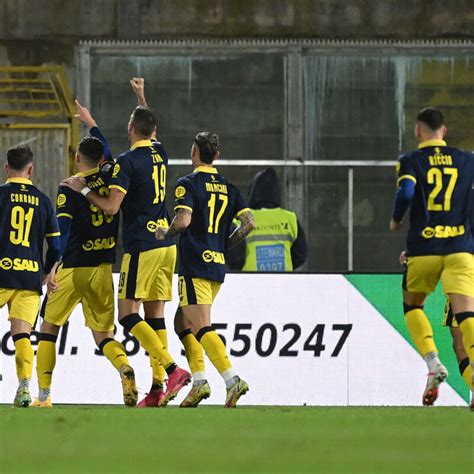 Serie B Tonfo Del Parma A Modena E Del Como In Casa Al Secondo Posto