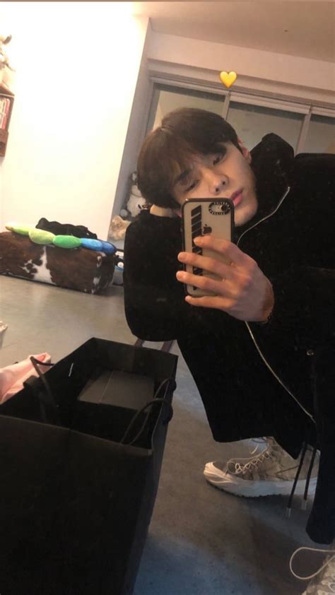 Seobin Yoon Seo Mirror Selfie Baby Boy