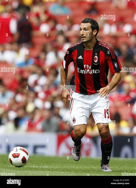 Gianluca Zambrotta Ac Milan Hi Res Stock Photography And Images Alamy