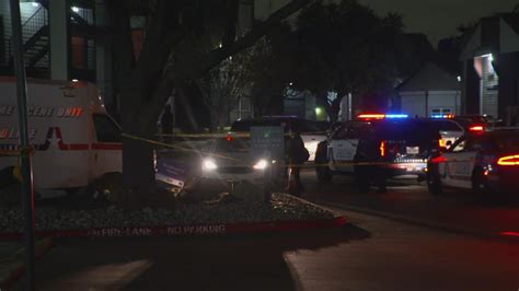 2 Found Fatally Shot At Apartment Complex In Arlington Police Say