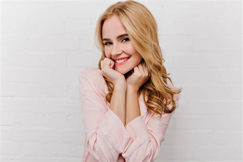 Koloryzacja it girl blonde którą lansują gwiazdy Kto się na nie zdecydował KobietaMag pl