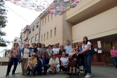 Un Colorido Toldo De Ganchillo Elaborado Por Mujeres De Benej Zar