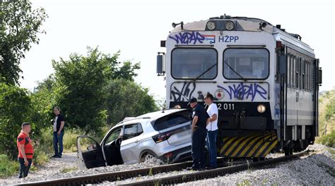 Slobodna Dalmacija Putnički vlak udario u kombi i iskočio iz tračnica