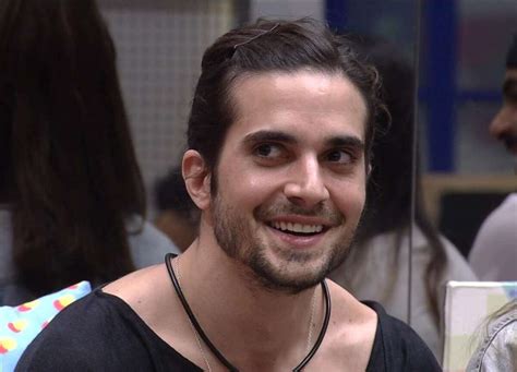 Bbb 21 Fiuk é O Novo Líder Da Semana E Escolhe 5 Brothers Para O Vip