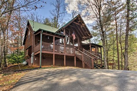 Sevierville Cabin w/ Deck & Smoky Mountain Views! UPDATED 2020 ...