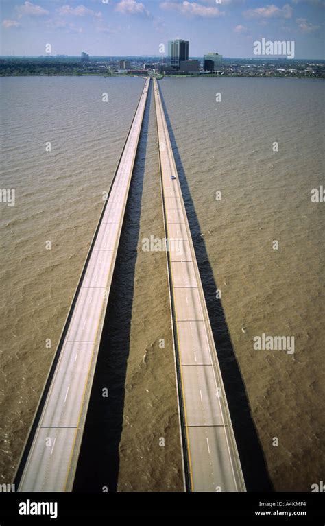 Lake Pontchartrain causeway near New Orleans Louisiana Stock Photo - Alamy