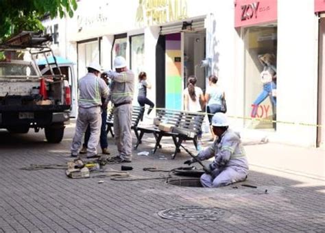 Sin Luz El Centro De Villahermosa Cfe Acordona La Zona