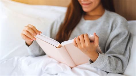 The Benefits Of Reading A Book Before Bedtime She Defined