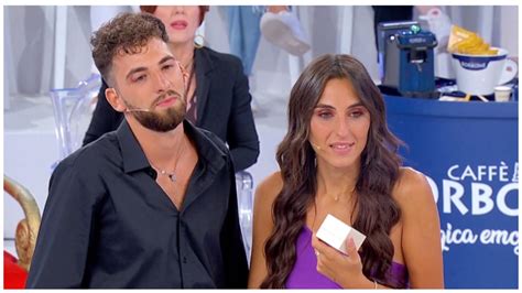 Giuseppe E Gabriela Di Temptation Island Si Sposano La Proposta