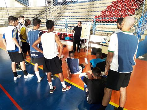 Renovado Futsal Da Botucatuene Se Prepara Para A Temporada