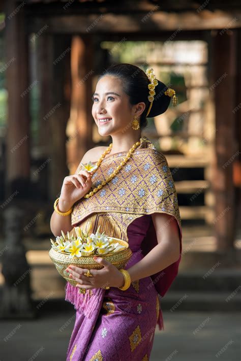 Beautiful Laotian Women