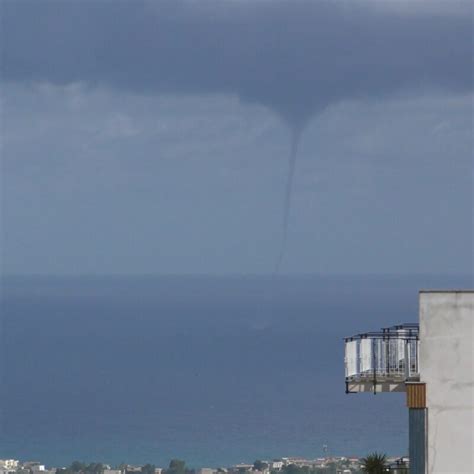 Tromba D Aria Al Largo Di Alcamo Marina Spettacolo Ma Nessun Danno