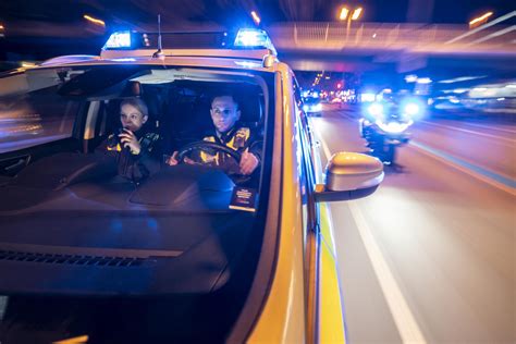 Bewaffneter Raubüberfall auf Tankstelle Polizei bittet um